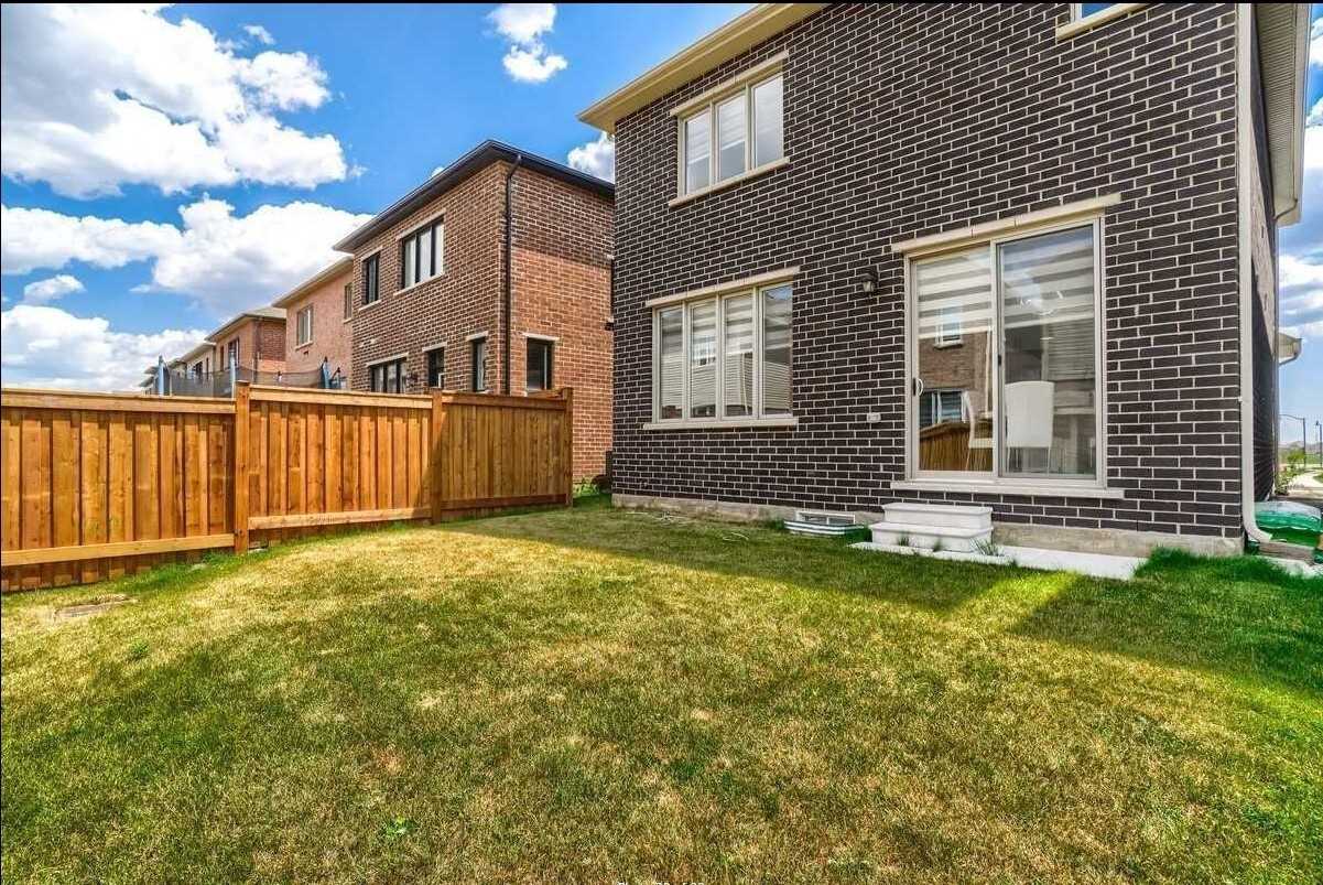72 Circus Cres