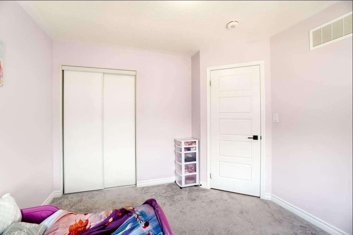 72 Circus Cres