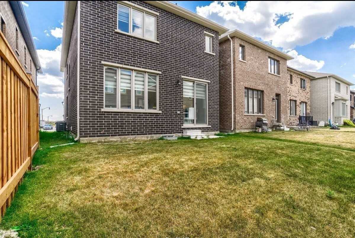 72 Circus Cres
