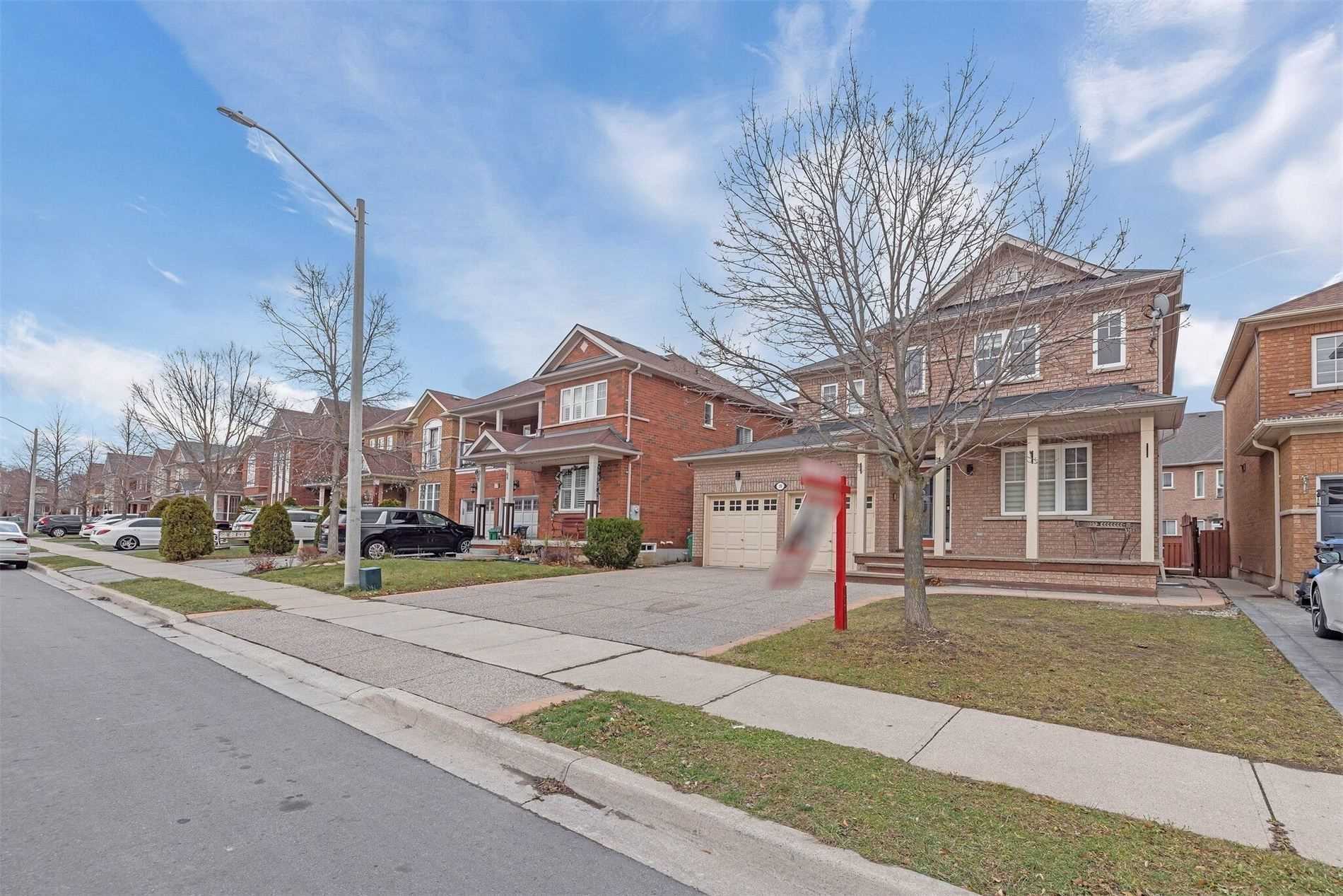 19 Outlook Ave