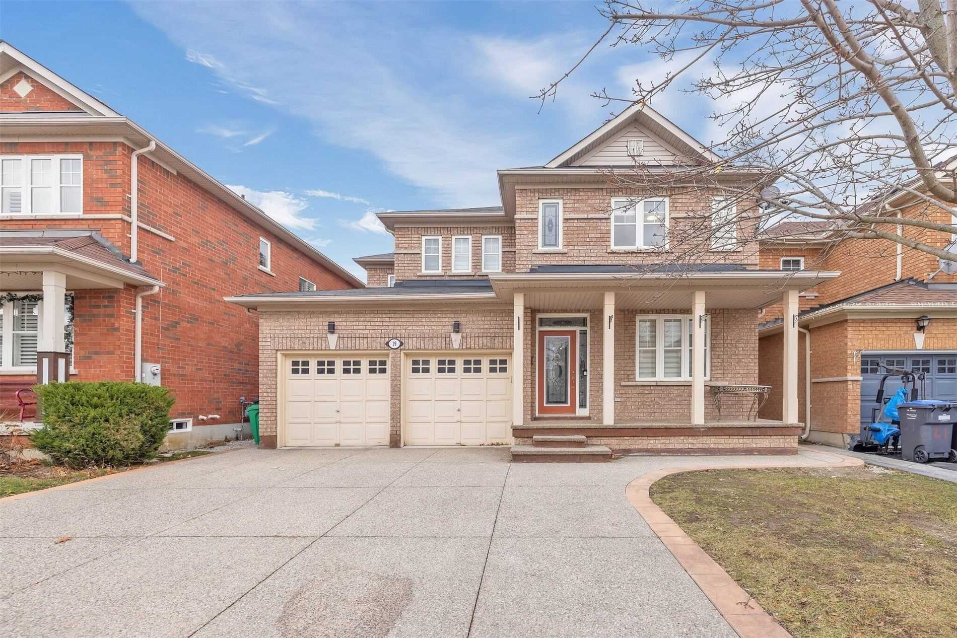 19 Outlook Ave