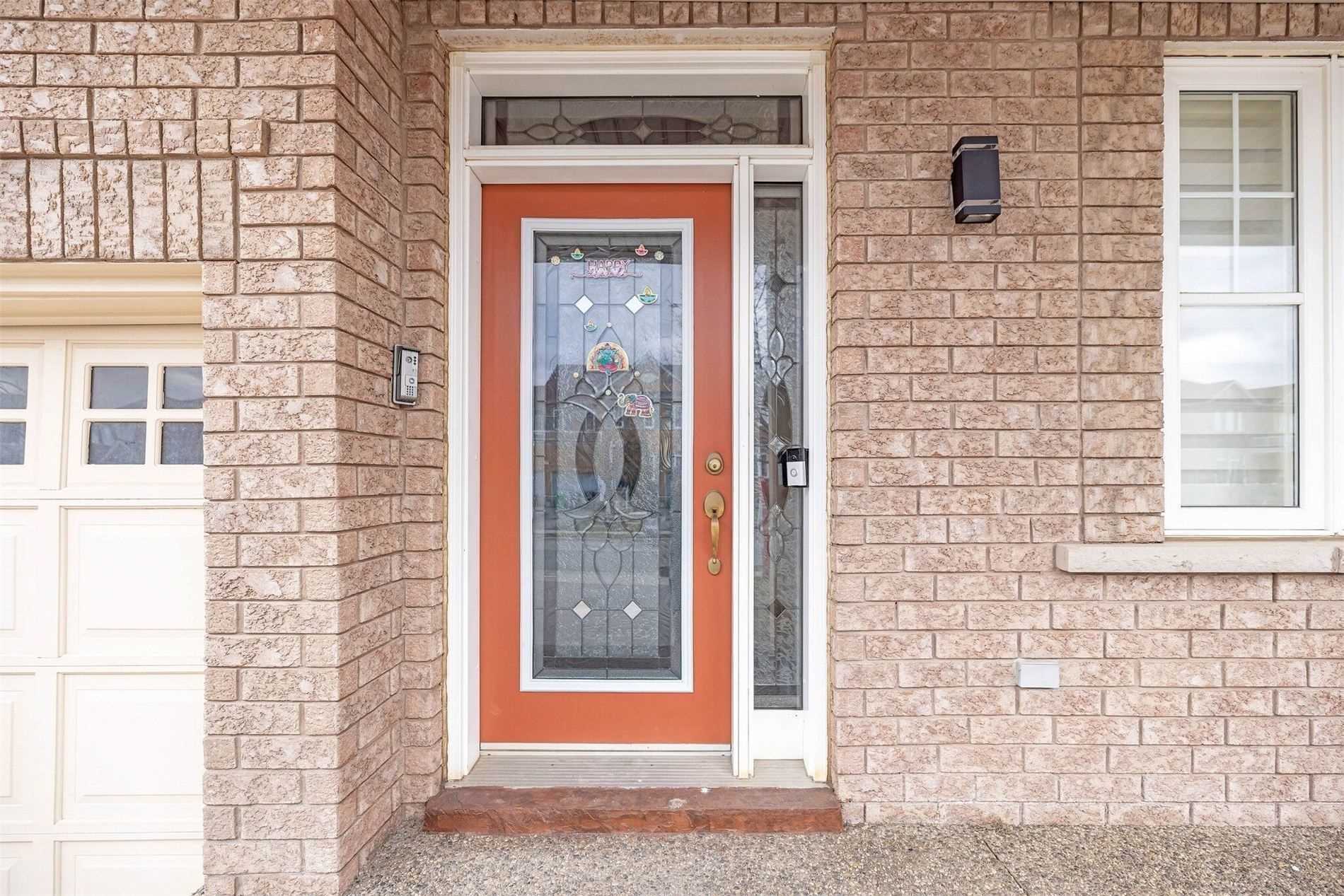 19 Outlook Ave