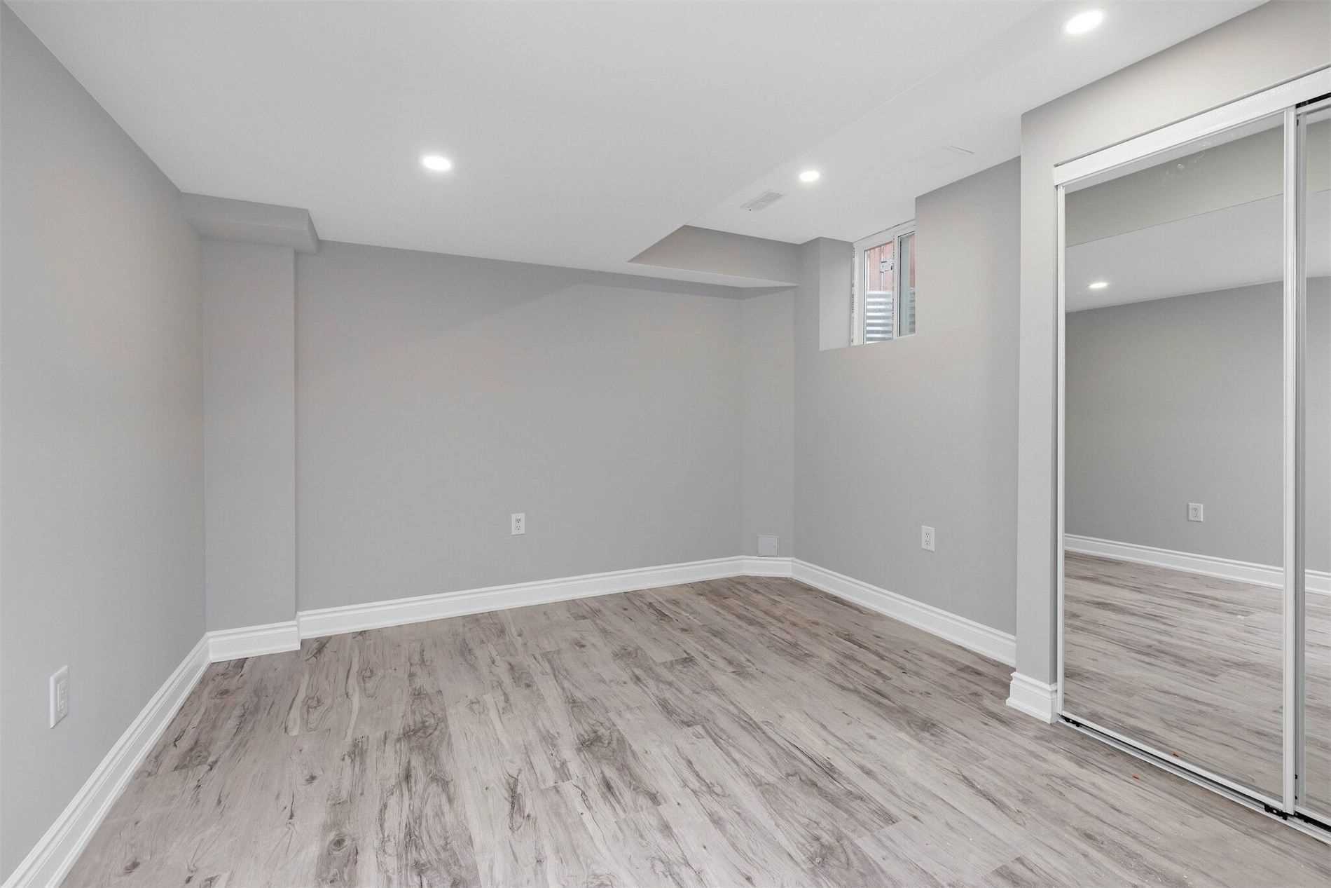 19 Outlook Ave