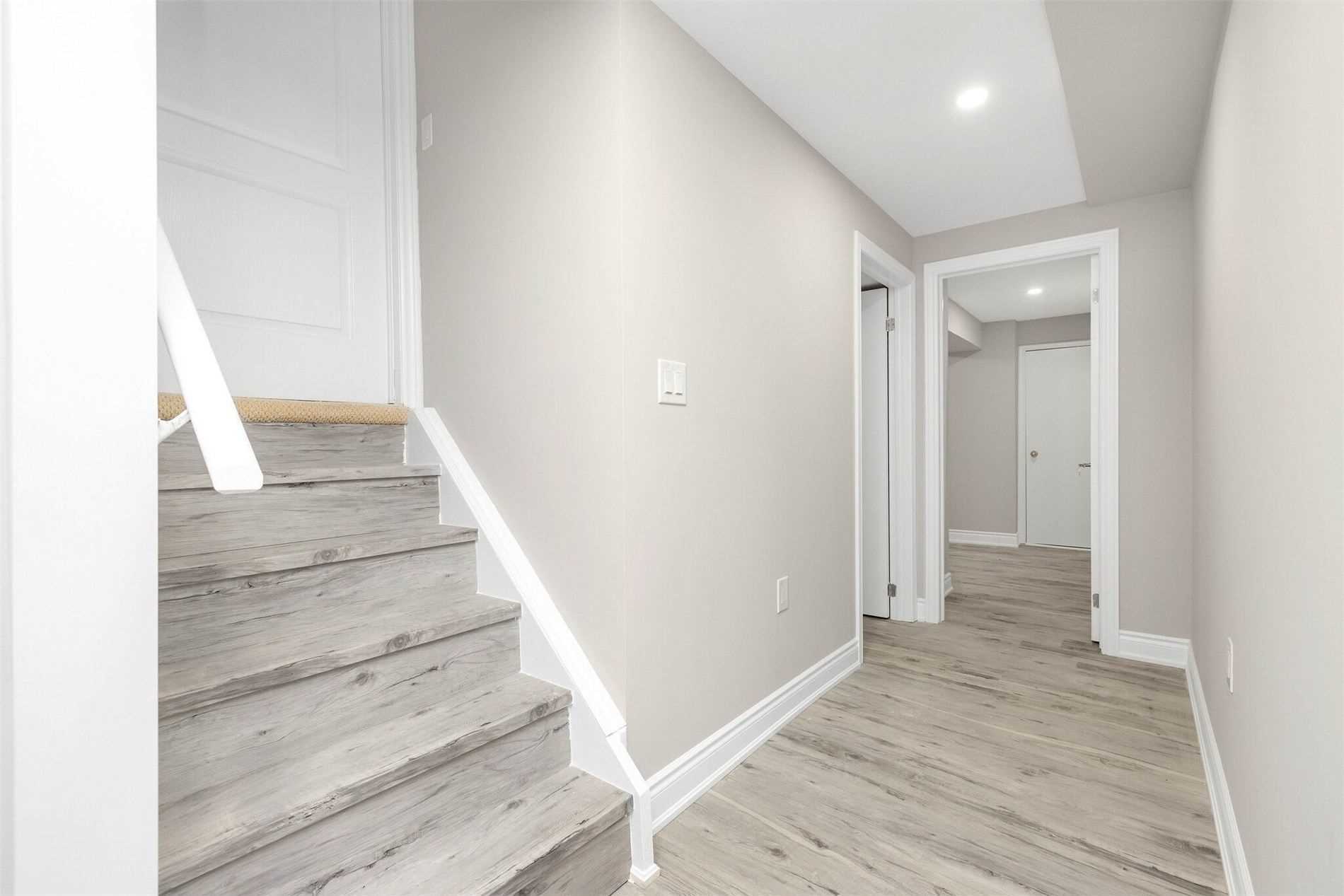 19 Outlook Ave