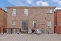 19 Outlook Ave