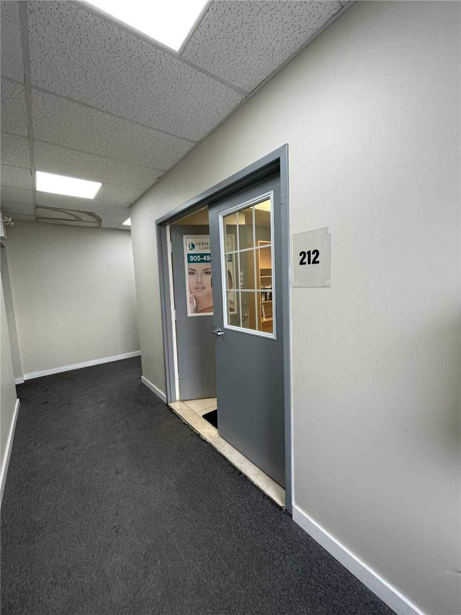Listing W5857909 - Large Photo # 4