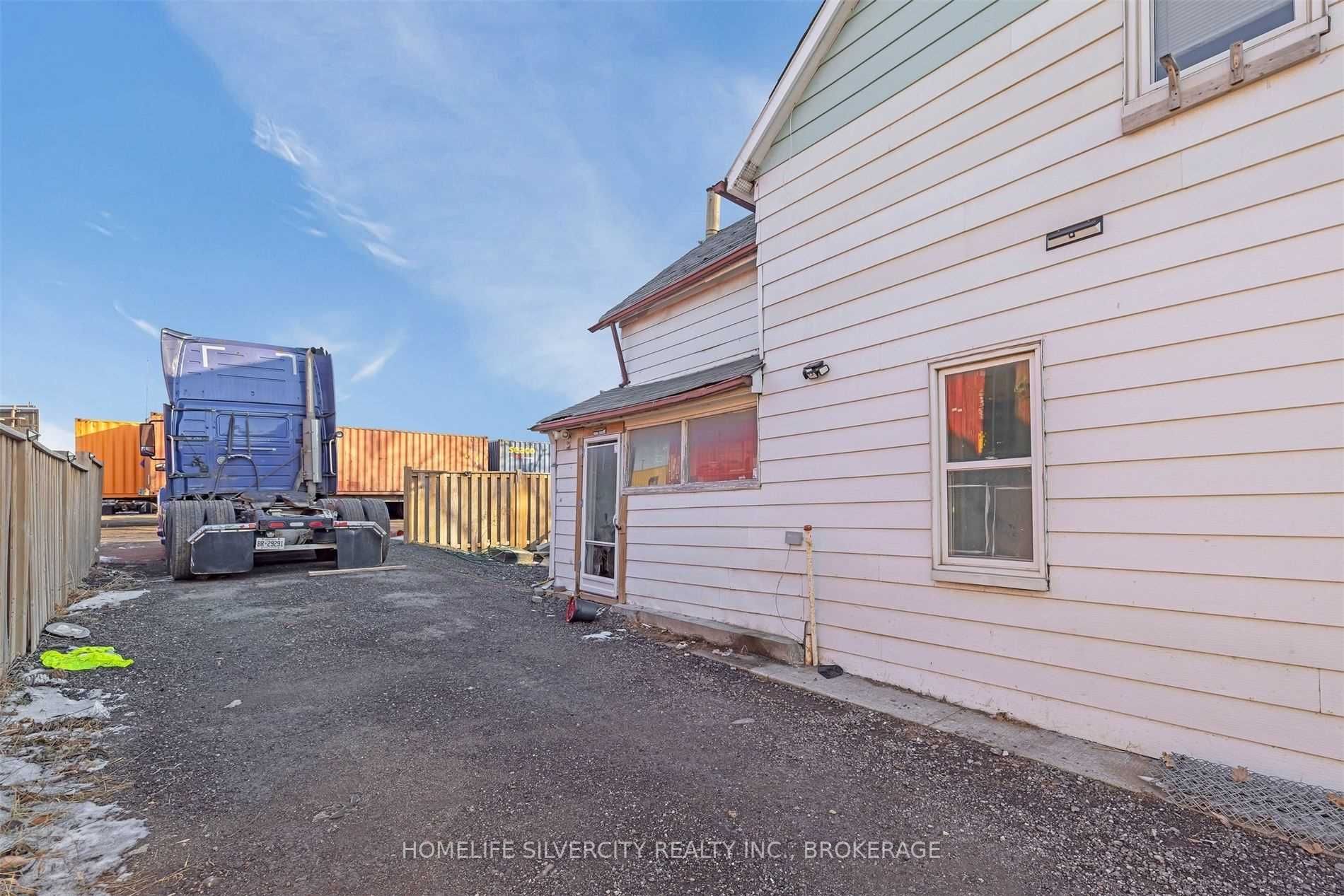 Listing W5857914 - Large Photo # 4