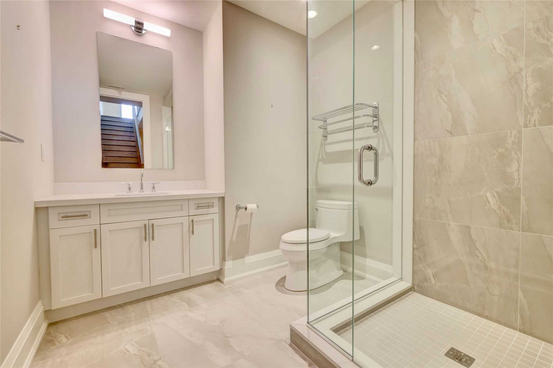 10 Maple Grove Dr, #8