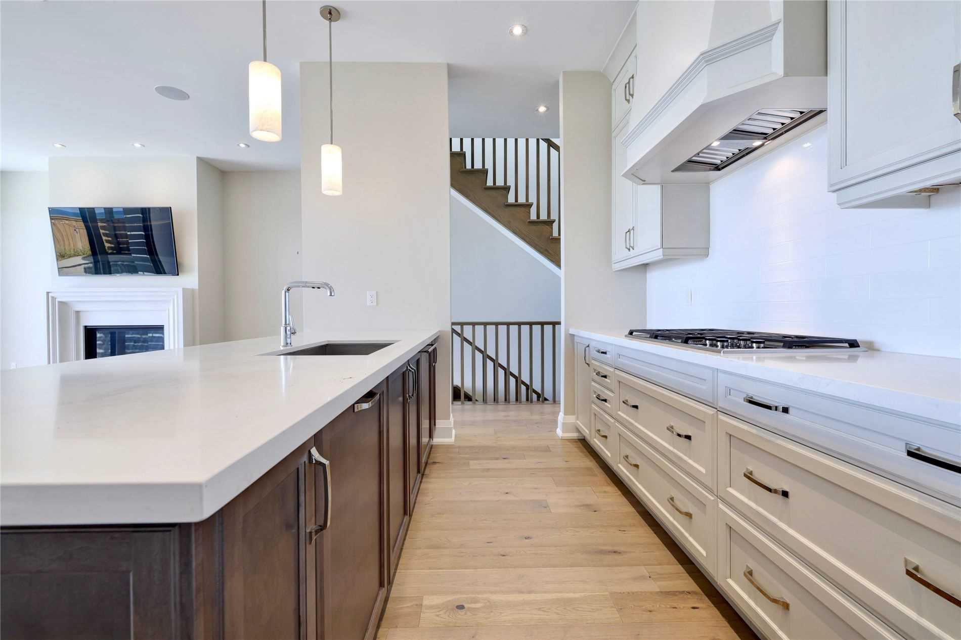 10 Maple Grove Dr, #8