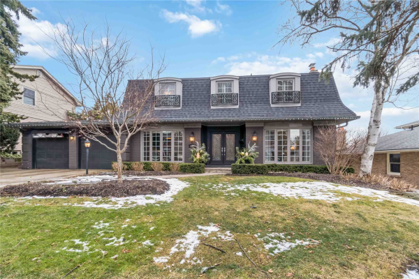 2097 Canterbury Dr, Burlington