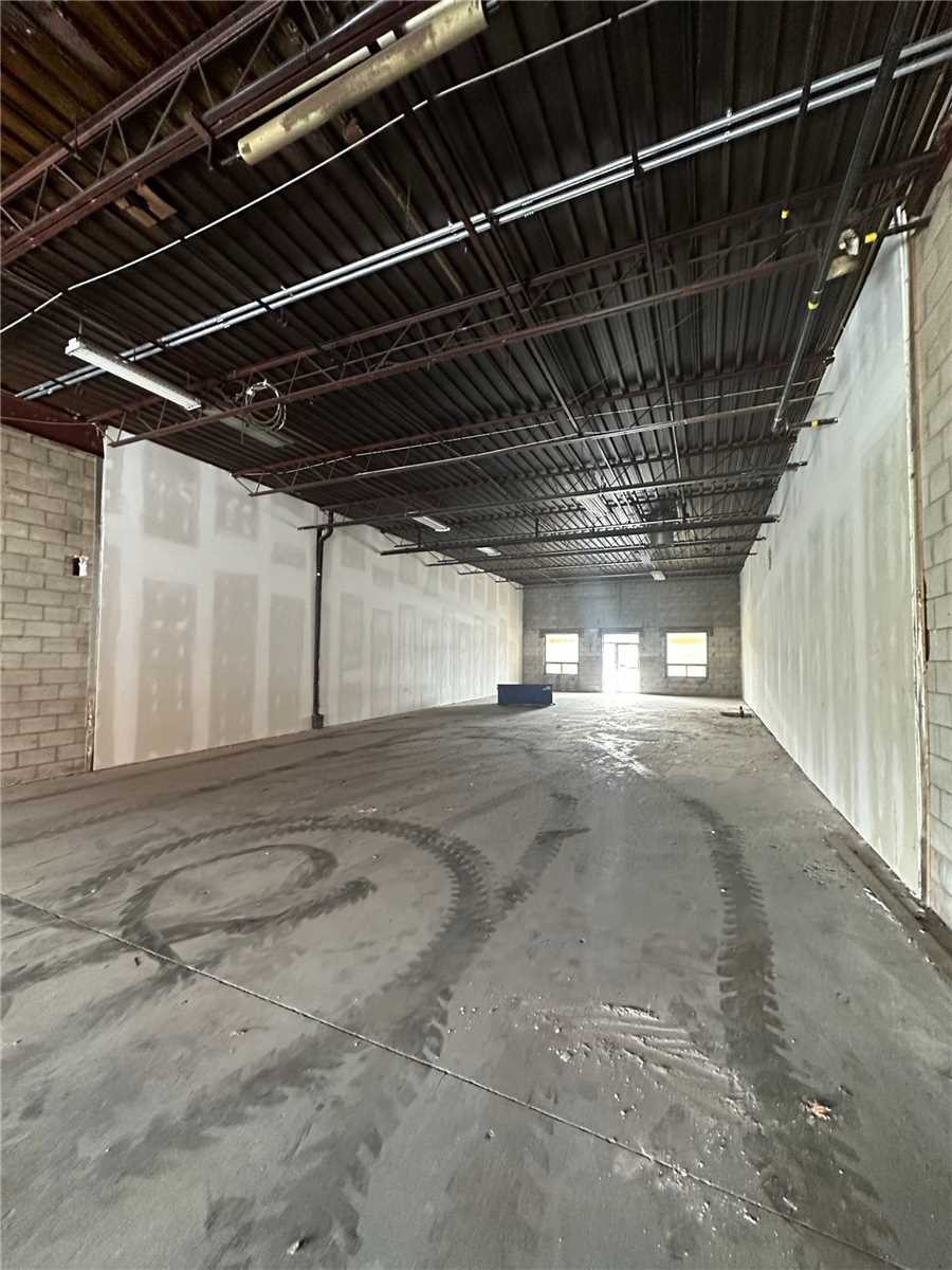 Listing W5859189 - Large Photo # 2