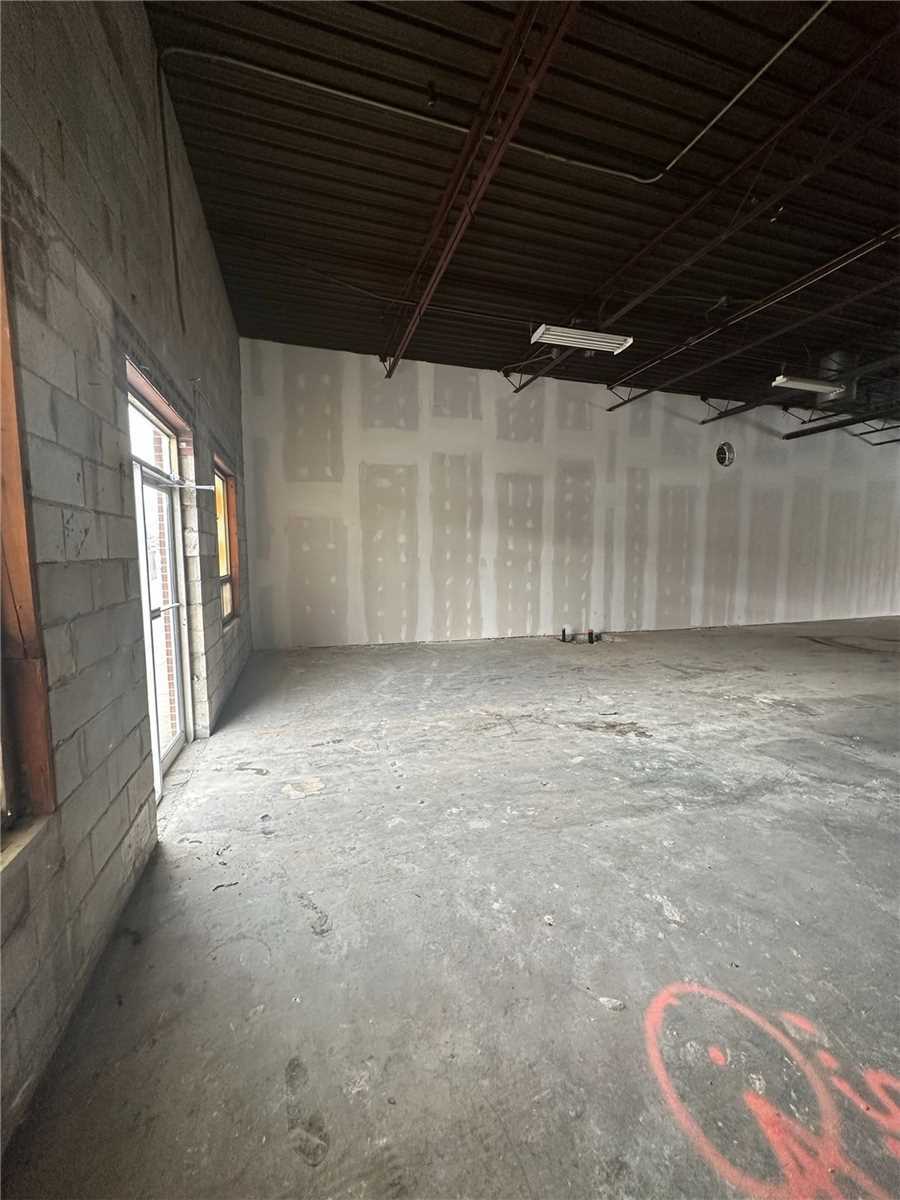 Listing W5859210 - Large Photo # 2