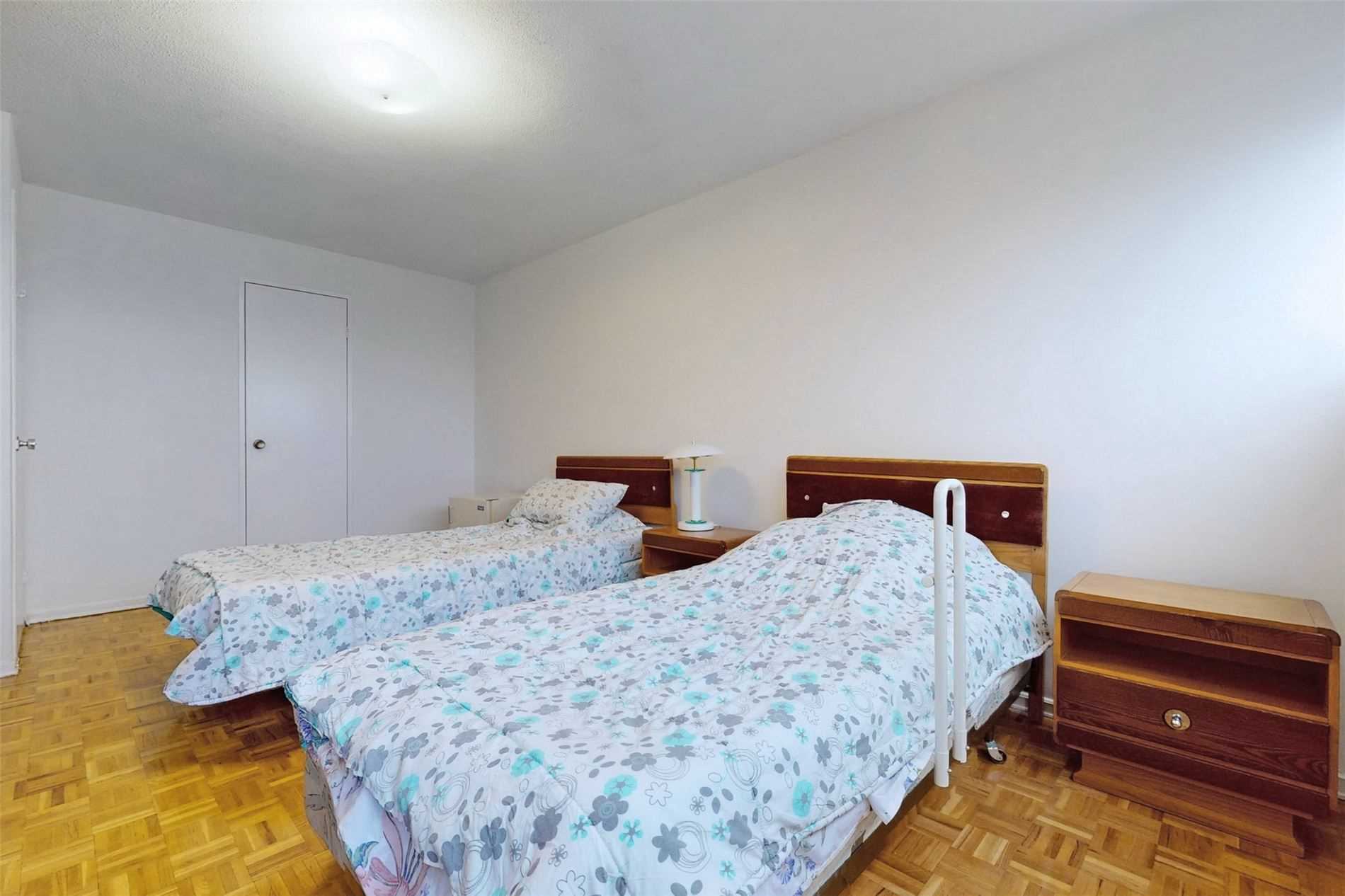 11 Wincott Dr, #1806