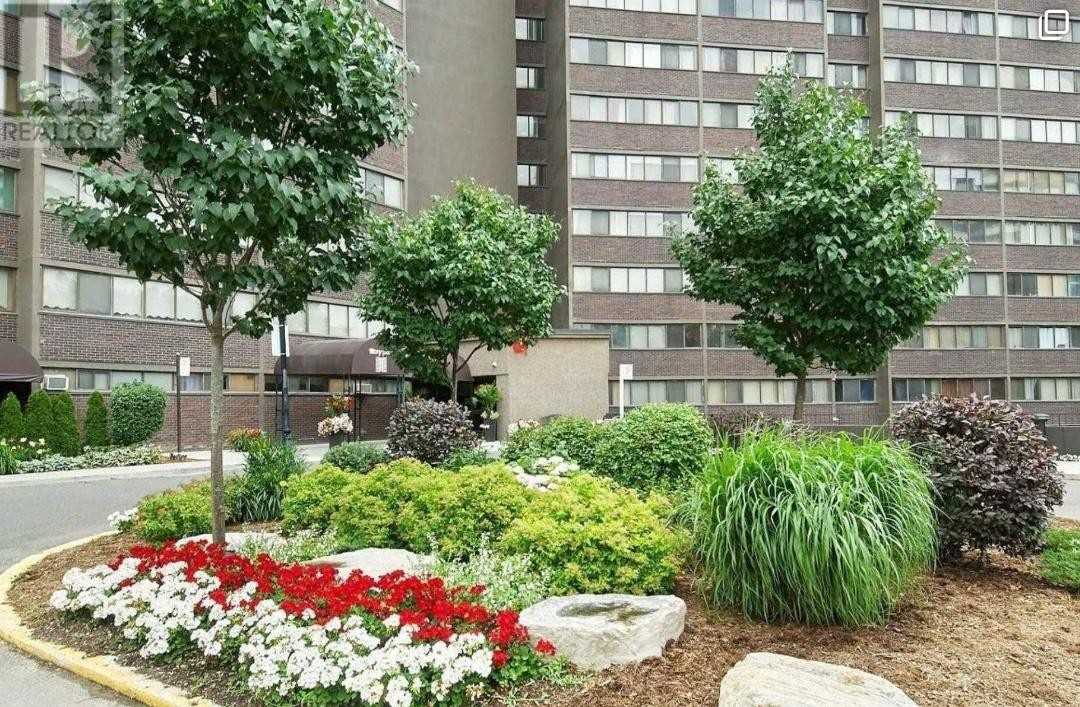 11 Wincott Dr, #1806