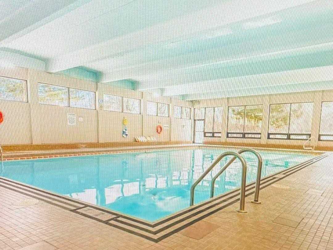 11 Wincott Dr, #1806