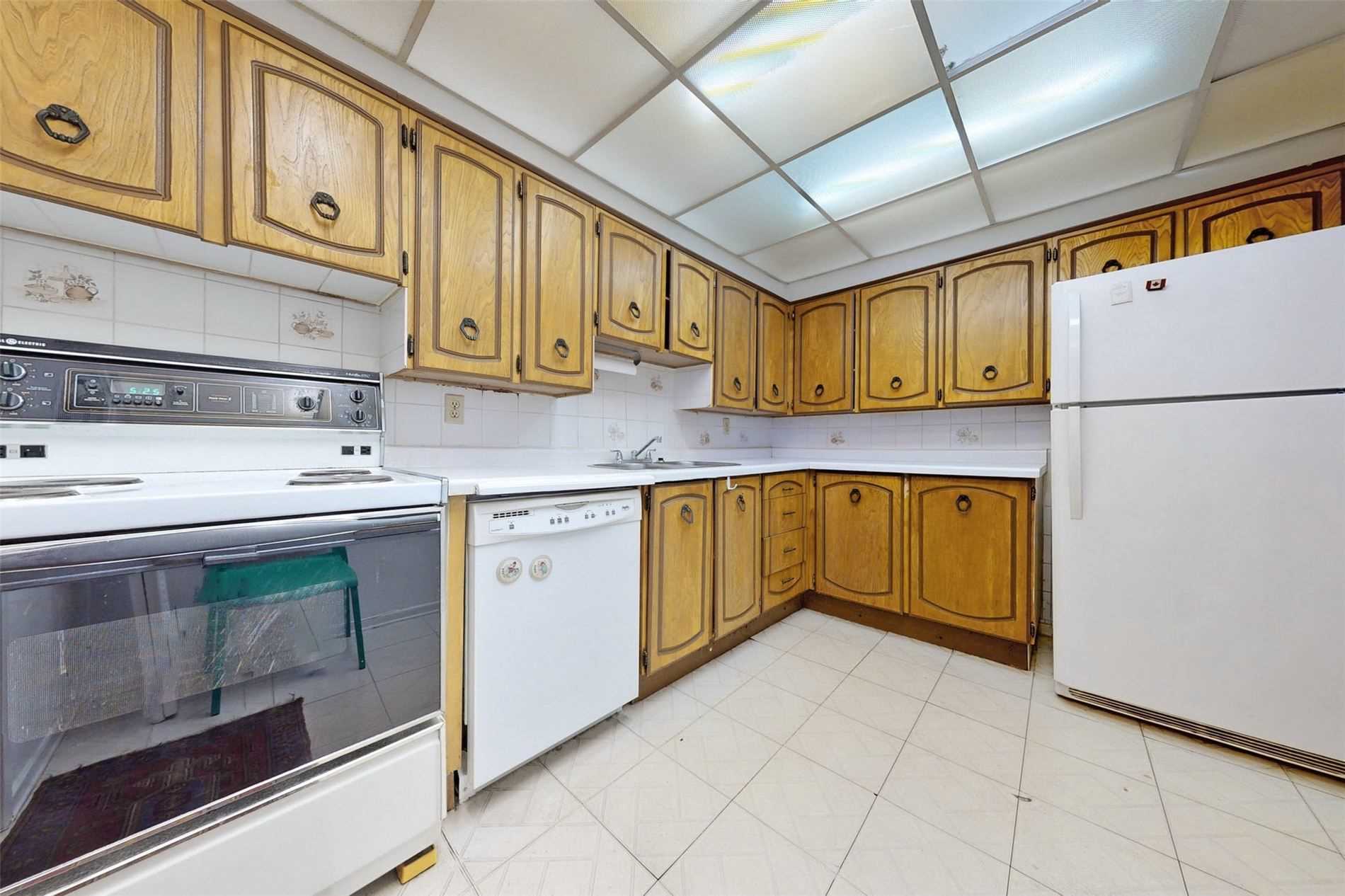 11 Wincott Dr, #1806