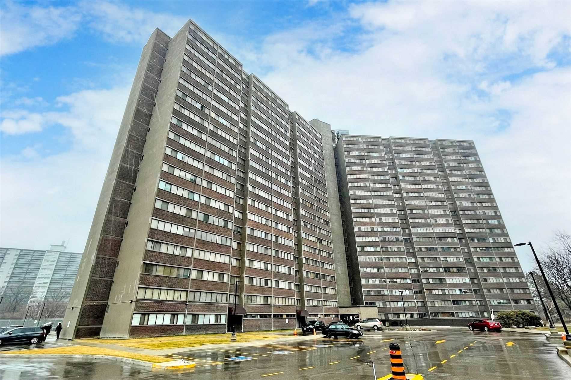 11 Wincott Dr, #1806