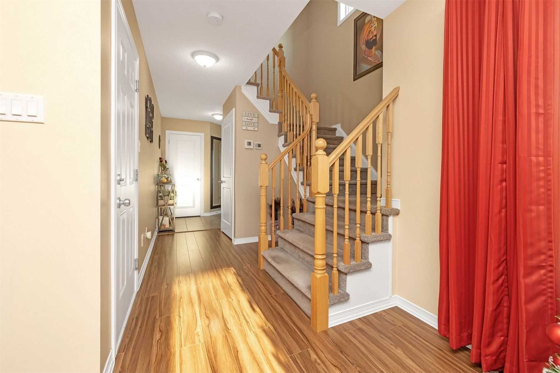 1 England Ave