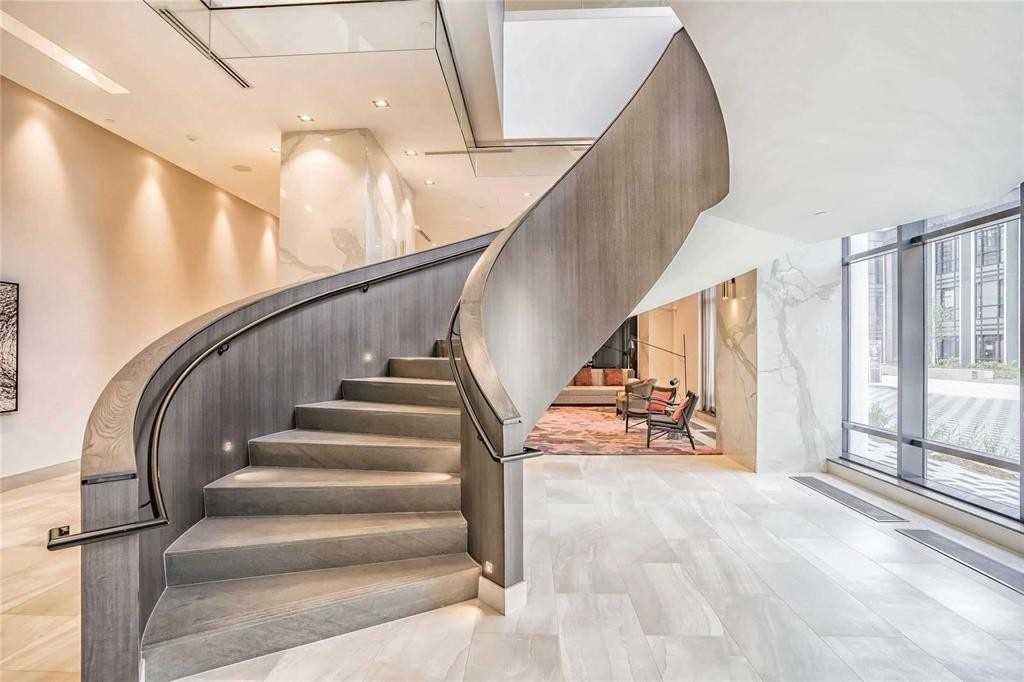 9 Mabelle Avenue, #2318