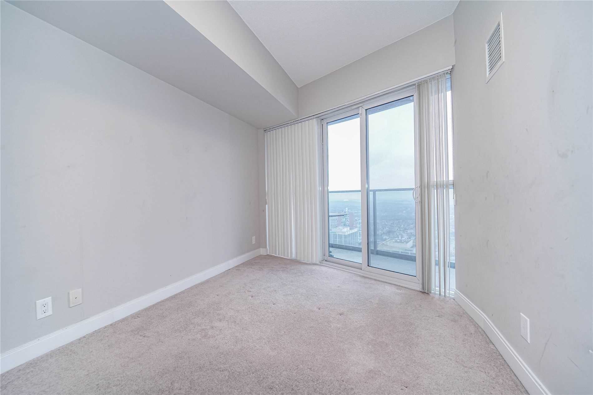 Listing W5860491 - Large Photo # 32