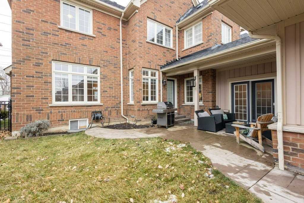 96 Thomas St