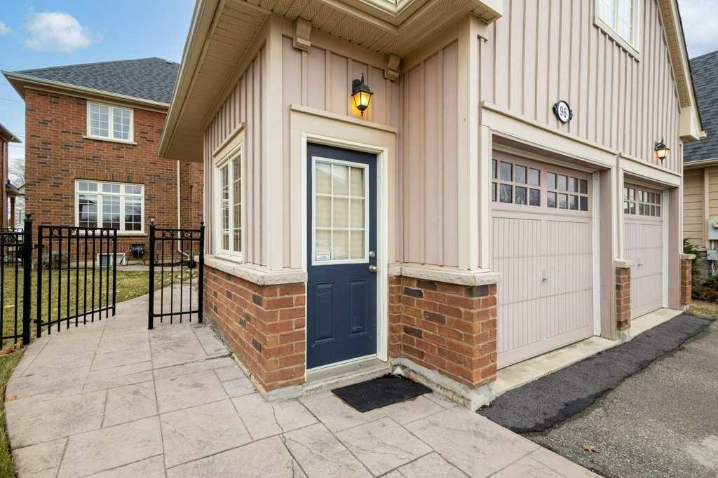 96 Thomas St