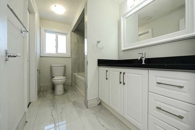 5526 Romanwood Crescent