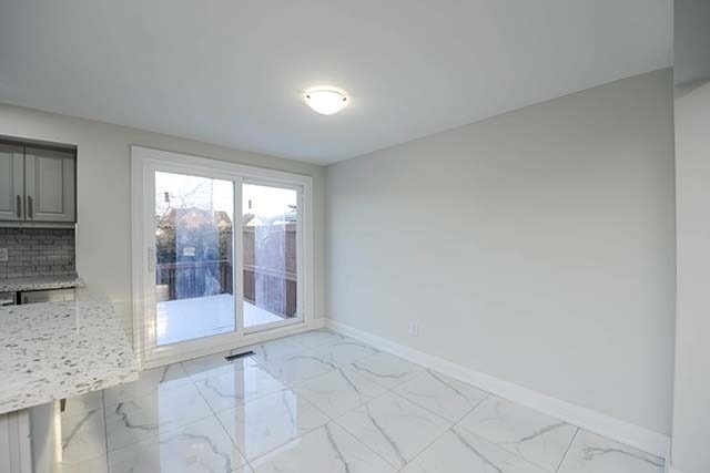 5526 Romanwood Crescent