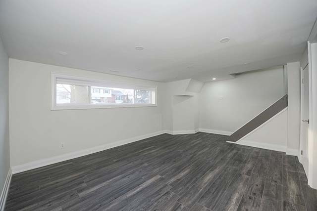 5526 Romanwood Crescent