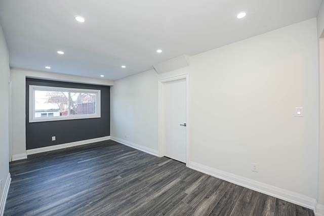 5526 Romanwood Crescent