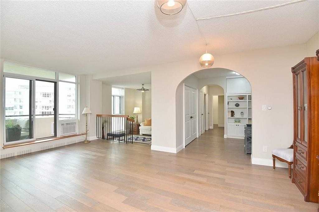 Listing W5861708 - Large Photo # 12
