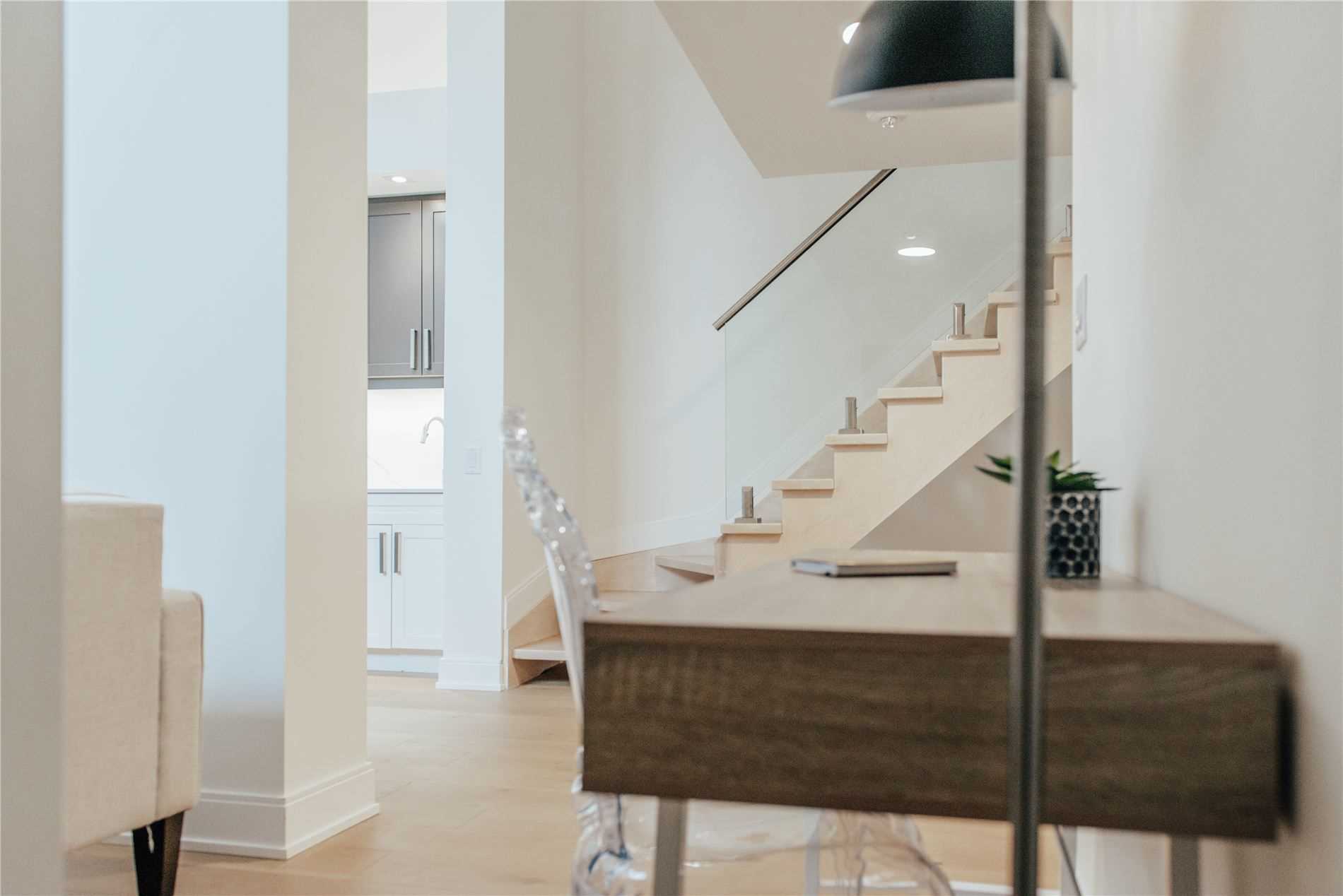 430 Roncesvalles Avenue, #105