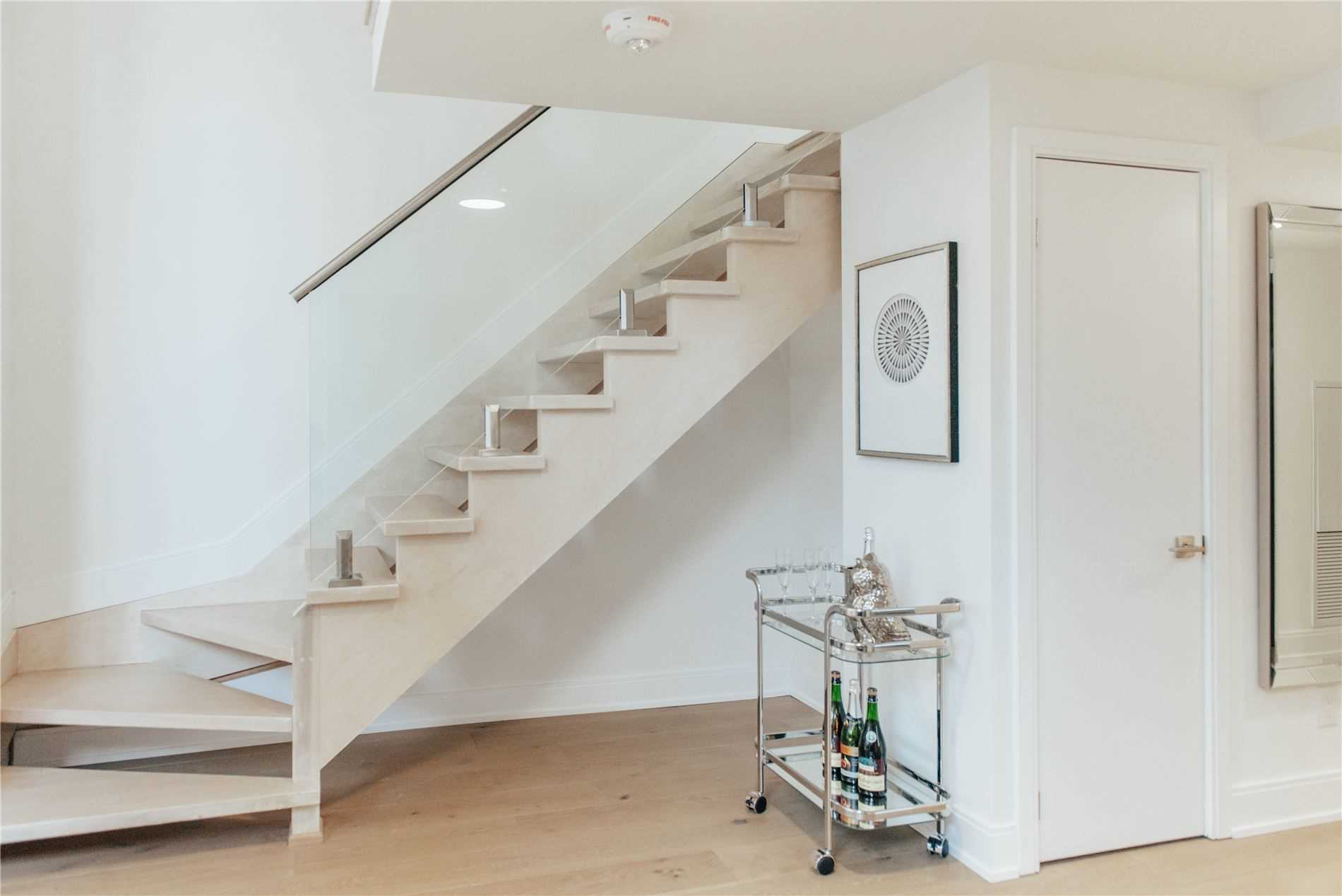 430 Roncesvalles Avenue, #105