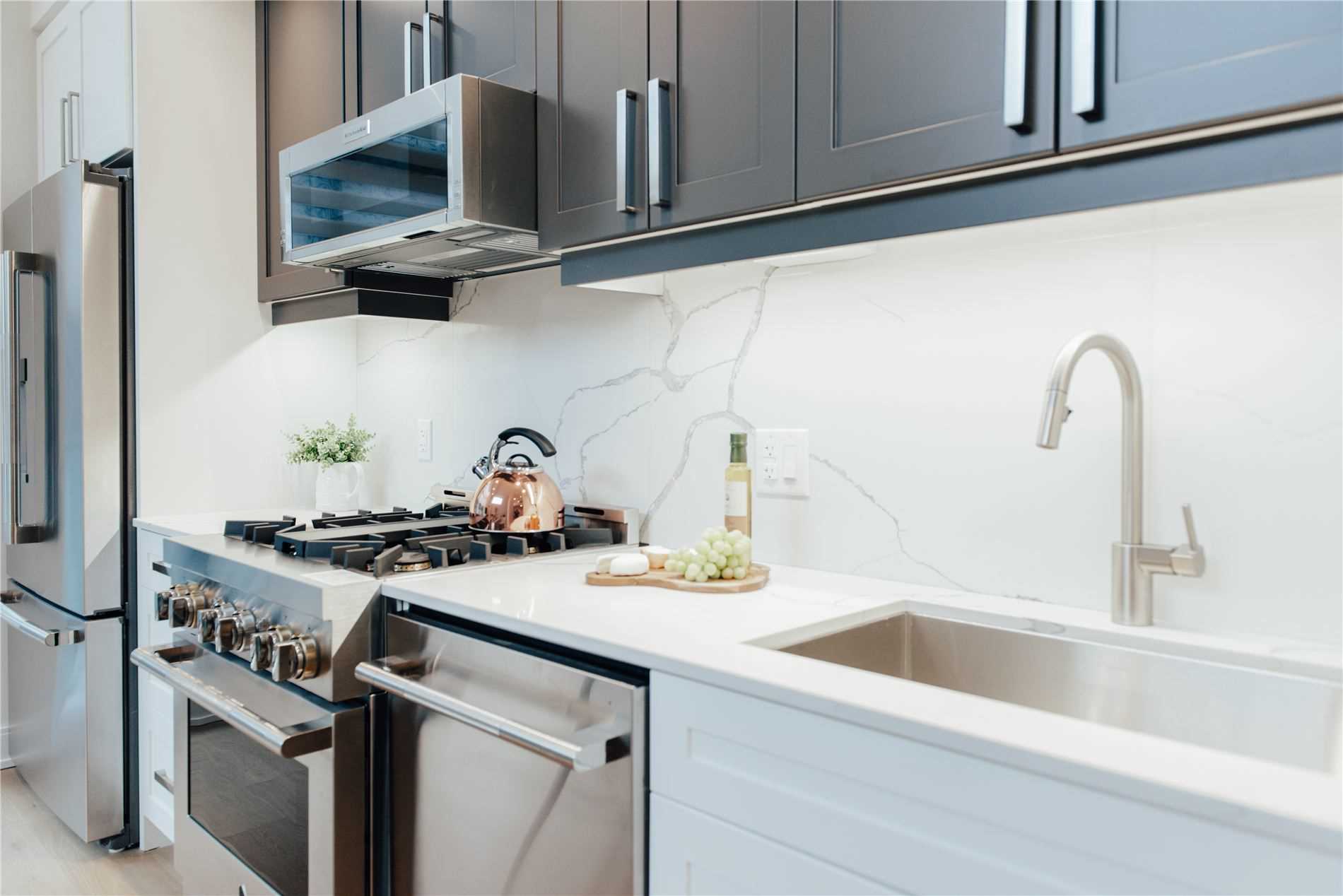 430 Roncesvalles Avenue, #105