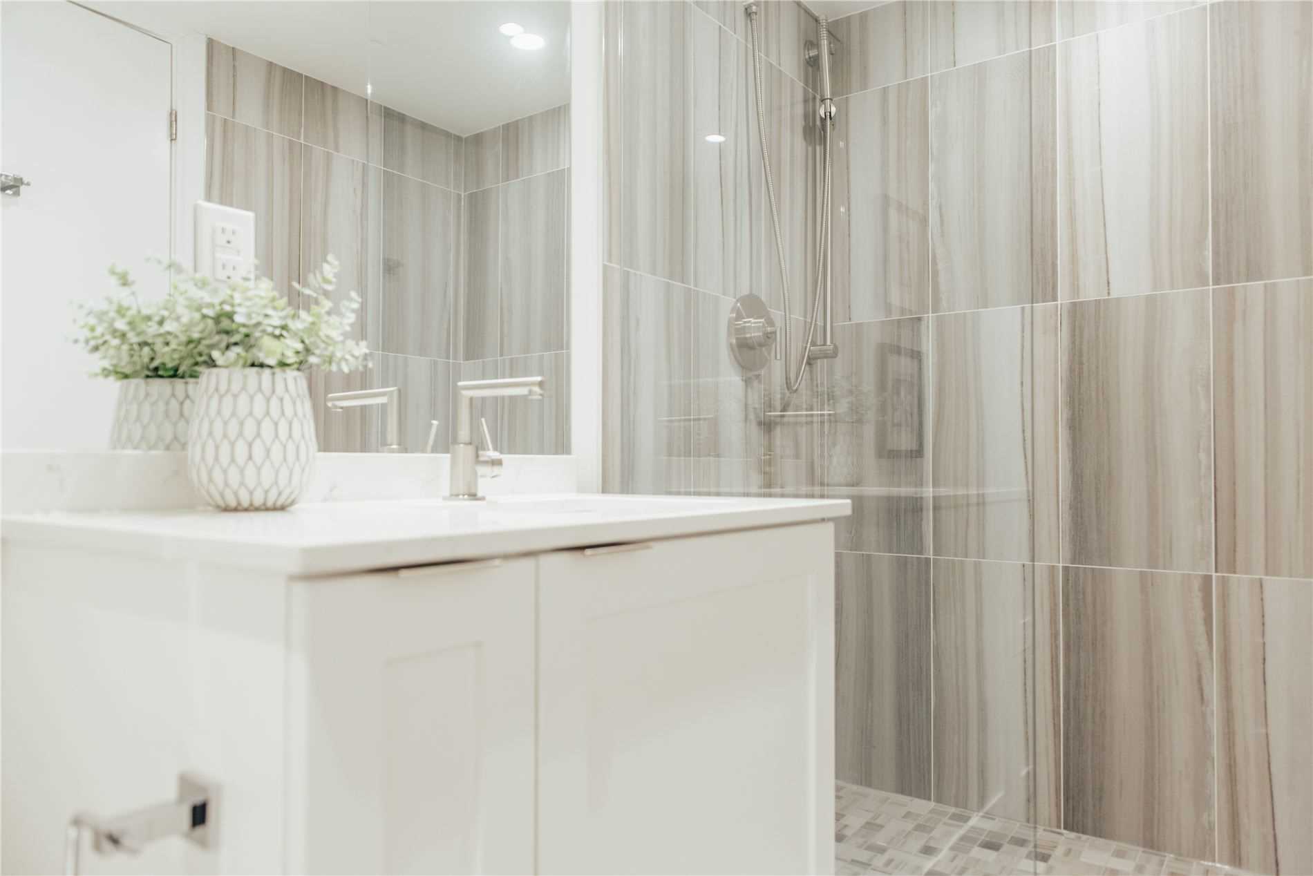 430 Roncesvalles Avenue, #105