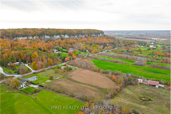 5147 Walkers Line, Burlington