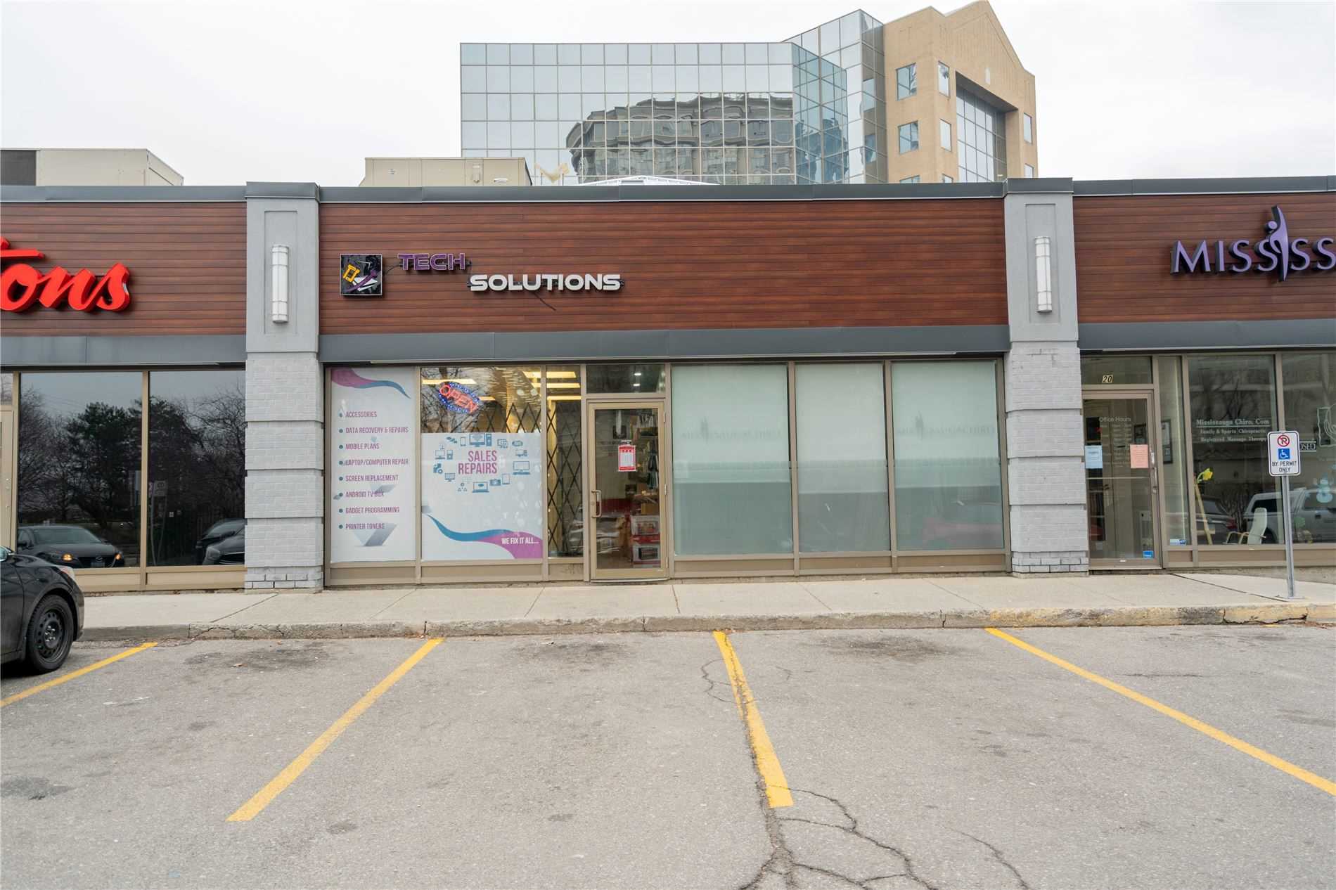 30 Eglinton Ave W, #19