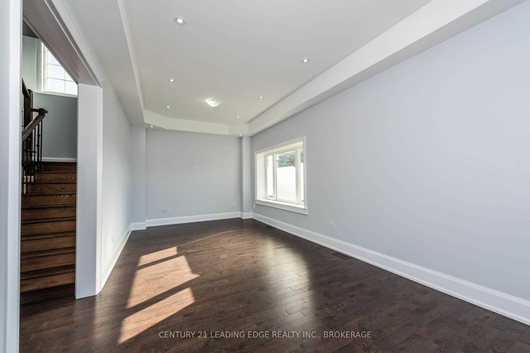 669 Roding Street