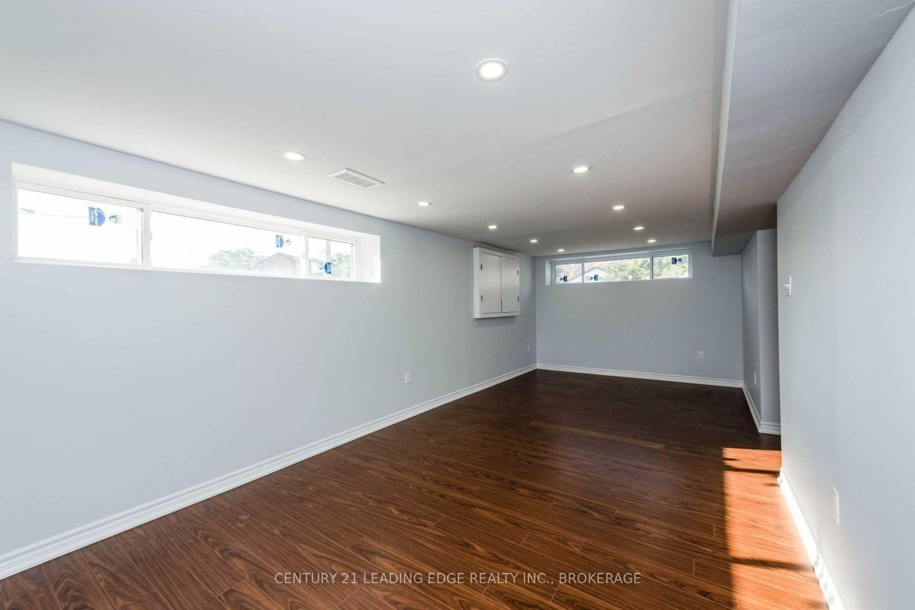 669 Roding Street