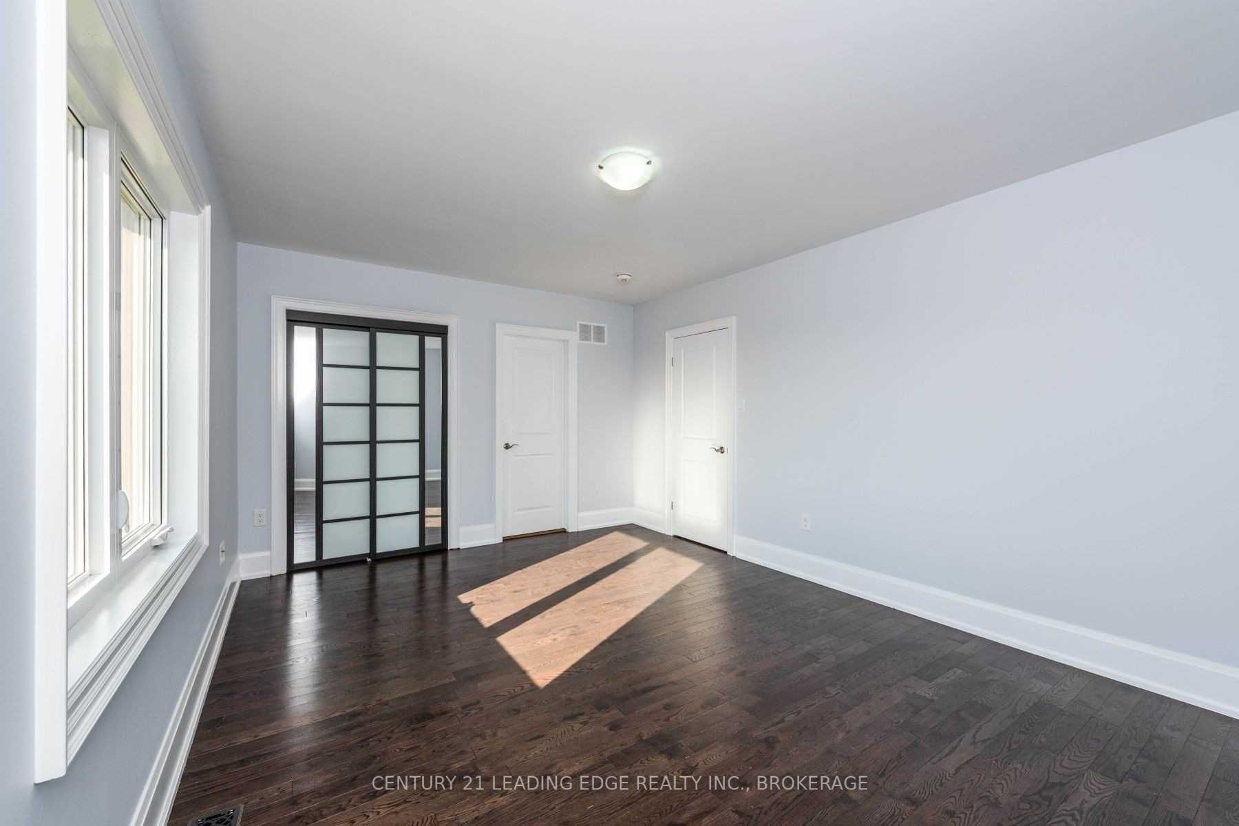 669 Roding Street
