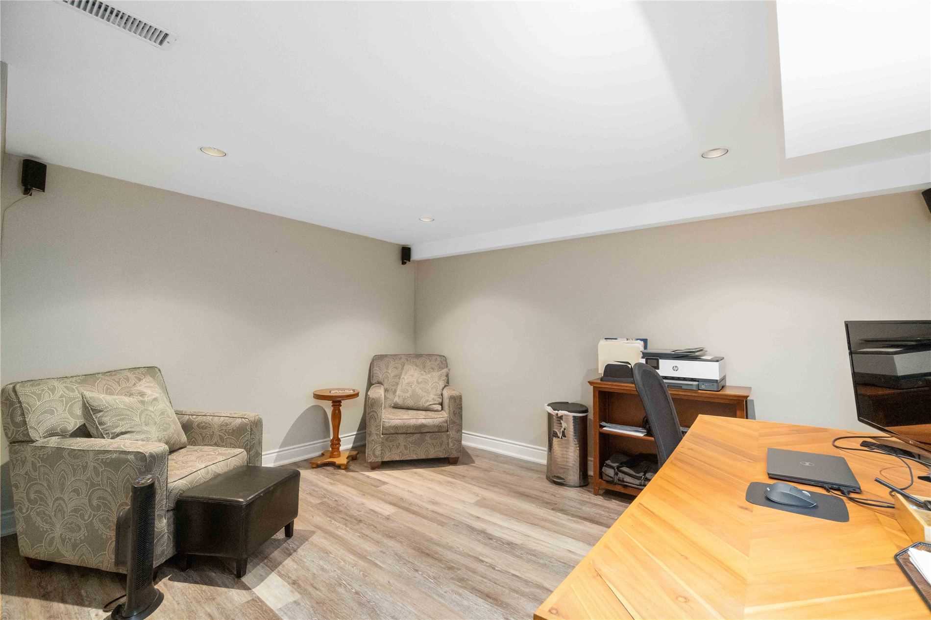 2137 Hurley Dr