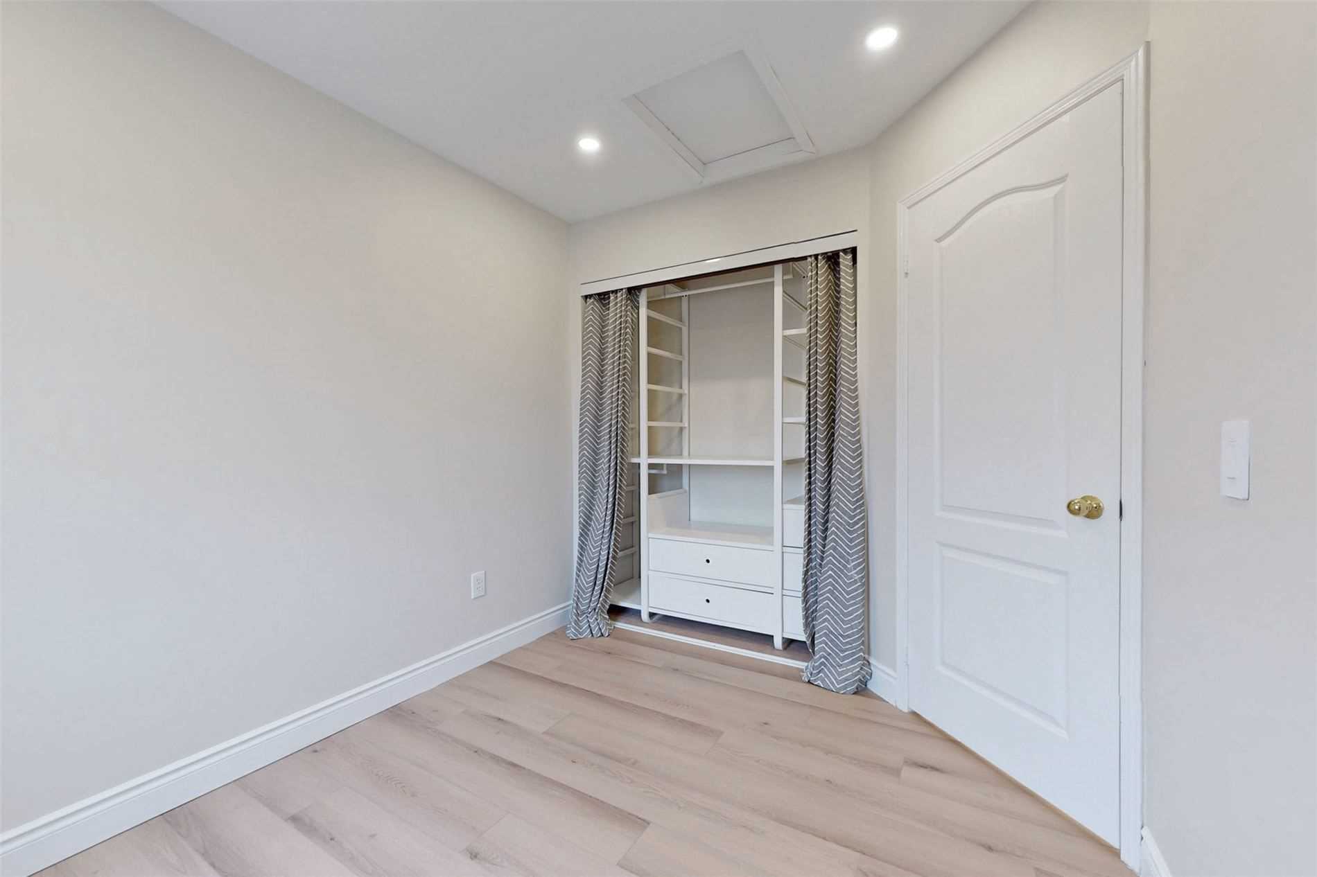 7284 Bellshire Gate, #3