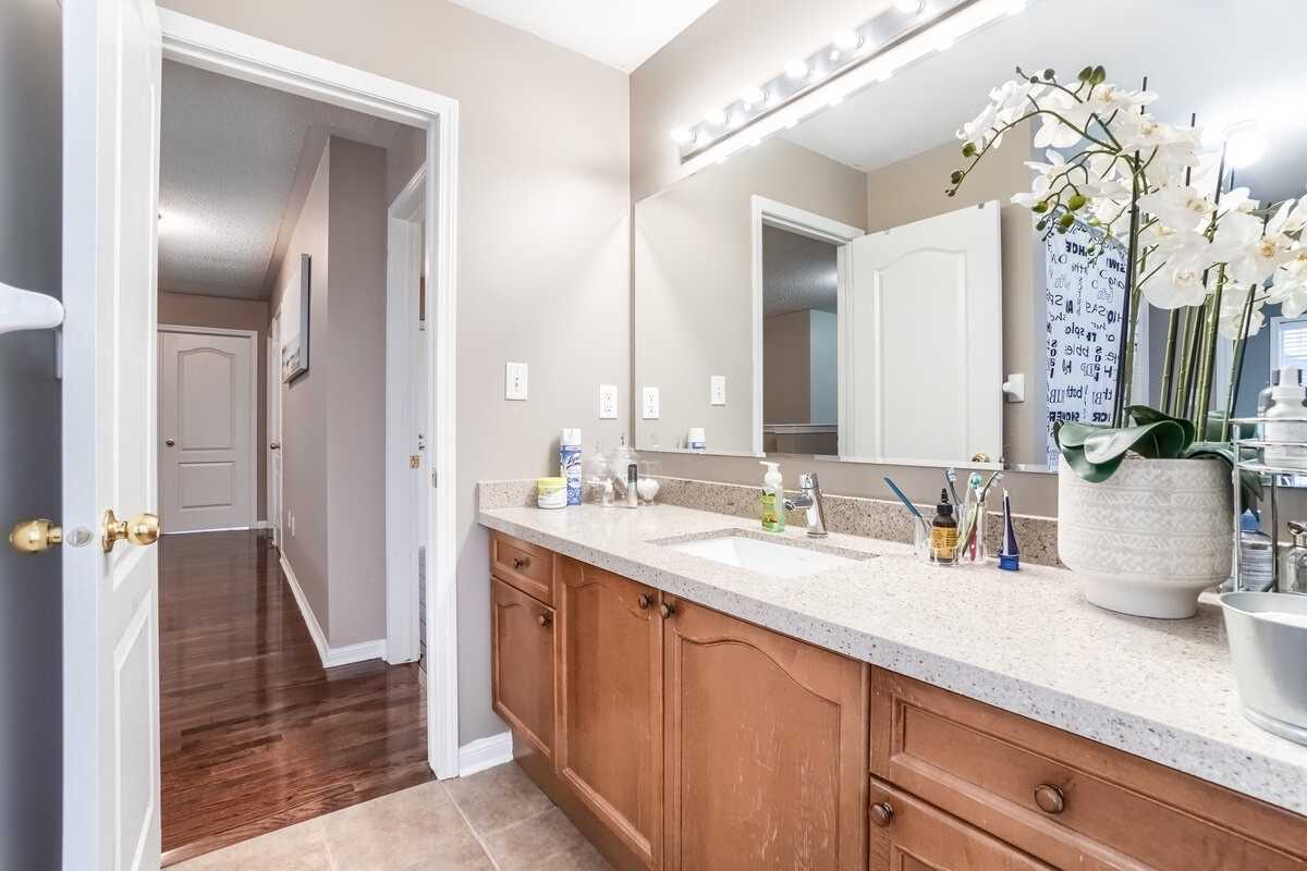 Listing W5866796 - Large Photo # 32
