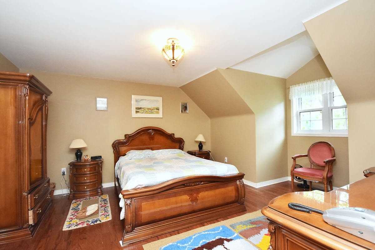 Listing W5866883 - Large Photo # 12