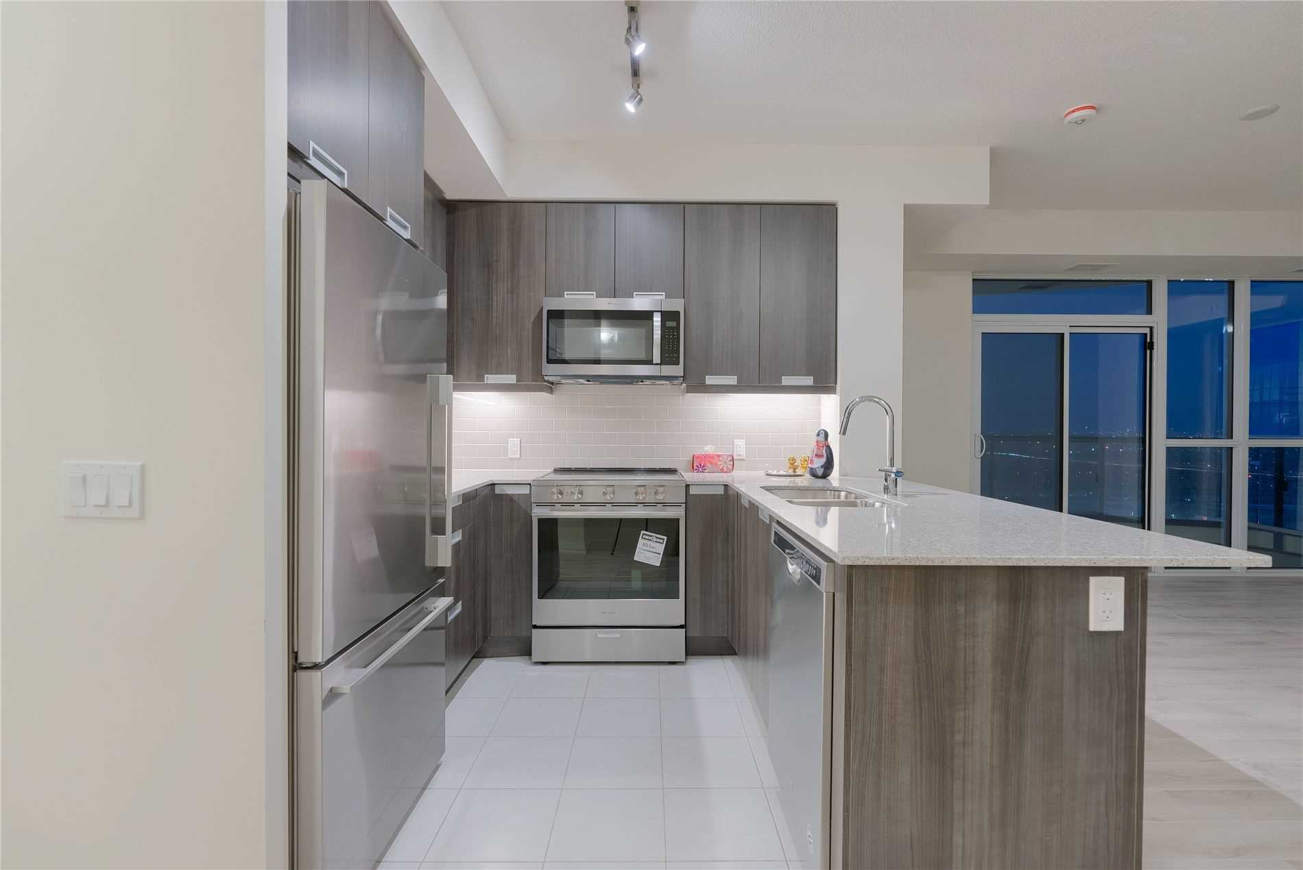 35 Watergarden Dr, #2013