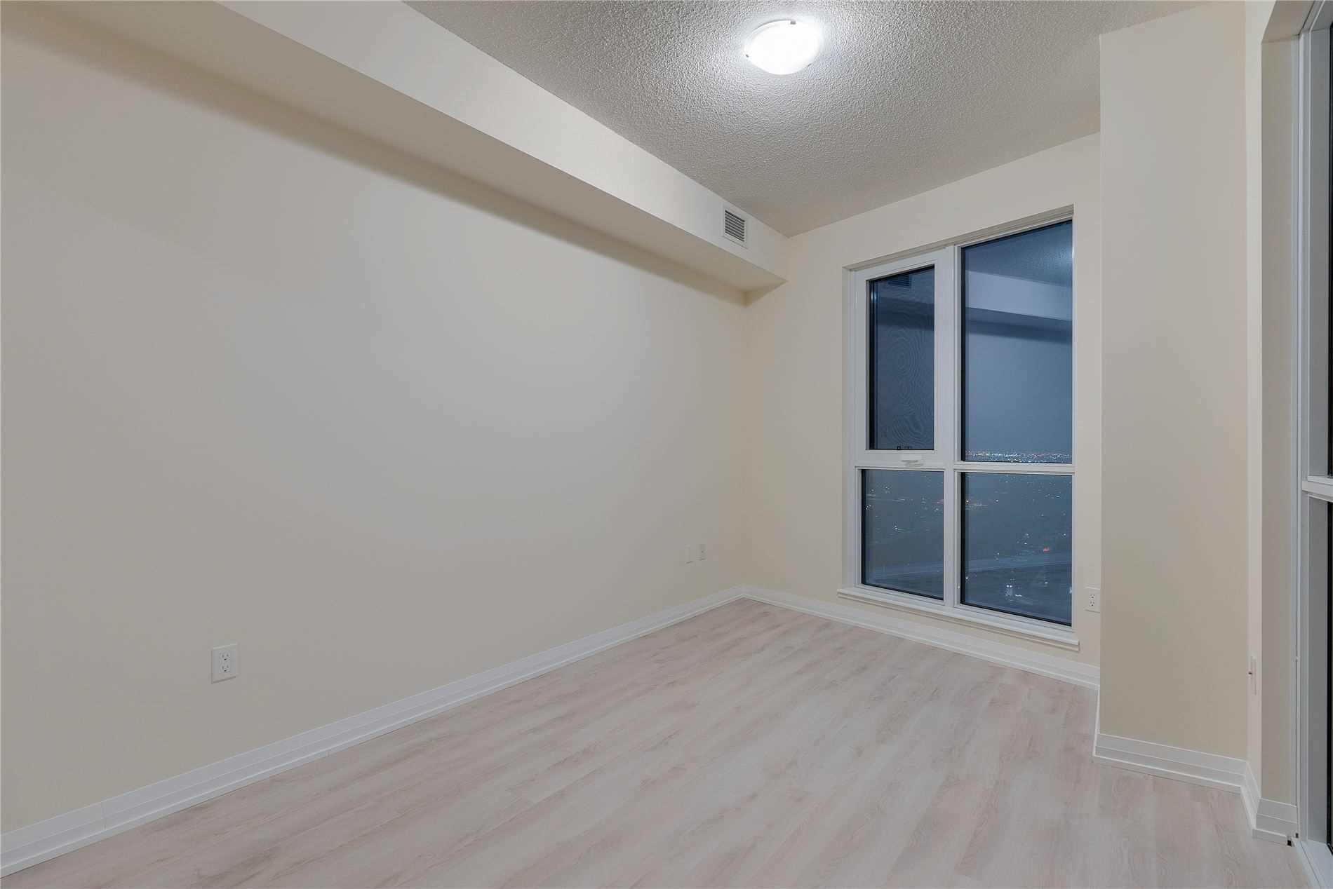 35 Watergarden Dr, #2013