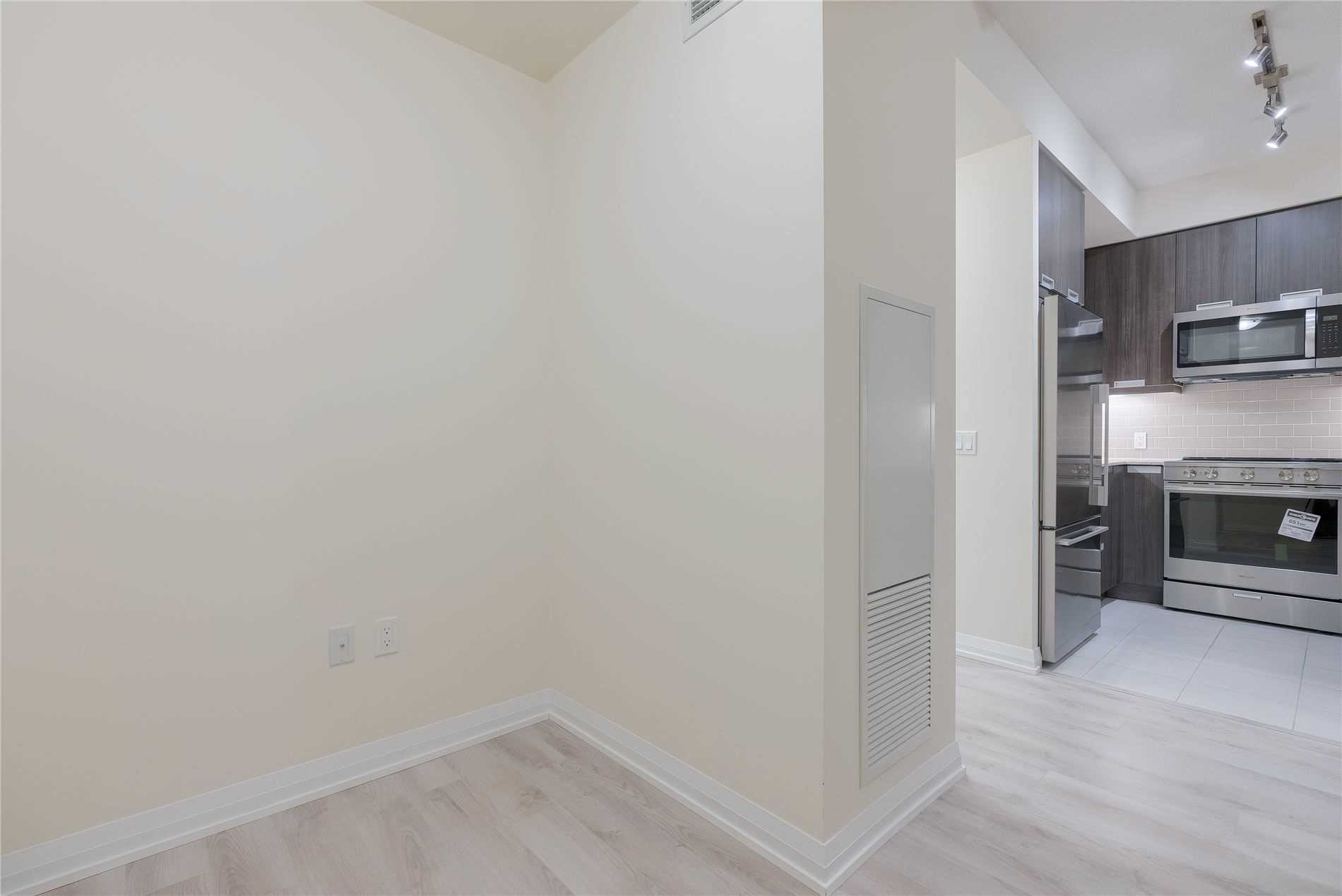 35 Watergarden Dr, #2013