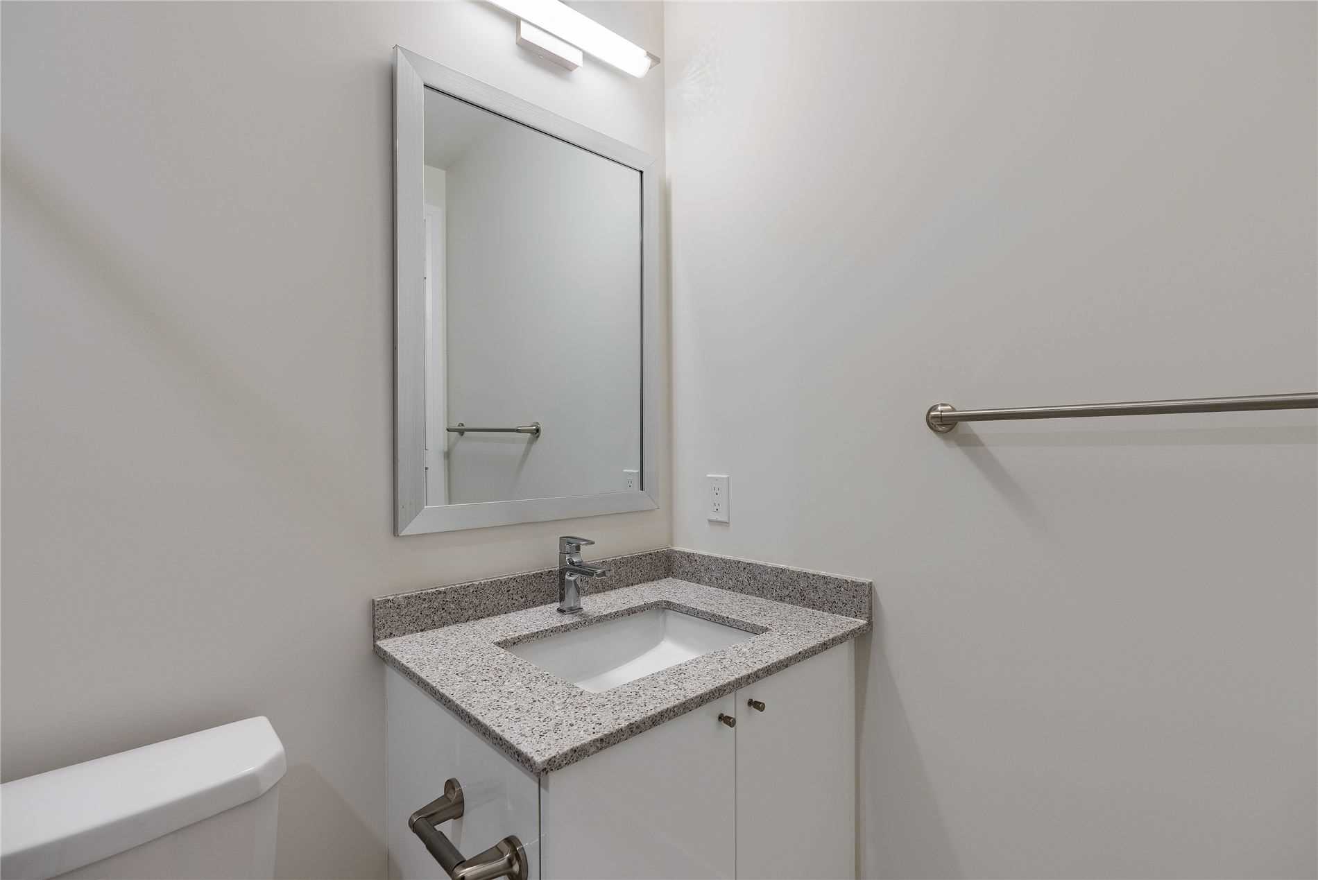 35 Watergarden Dr, #2013
