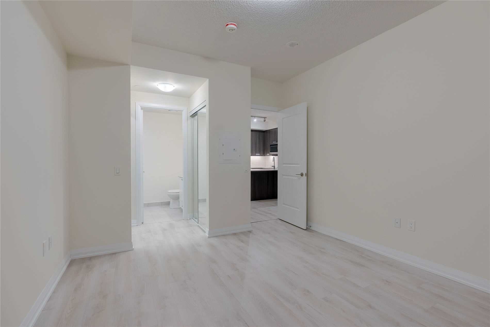 35 Watergarden Dr, #2013