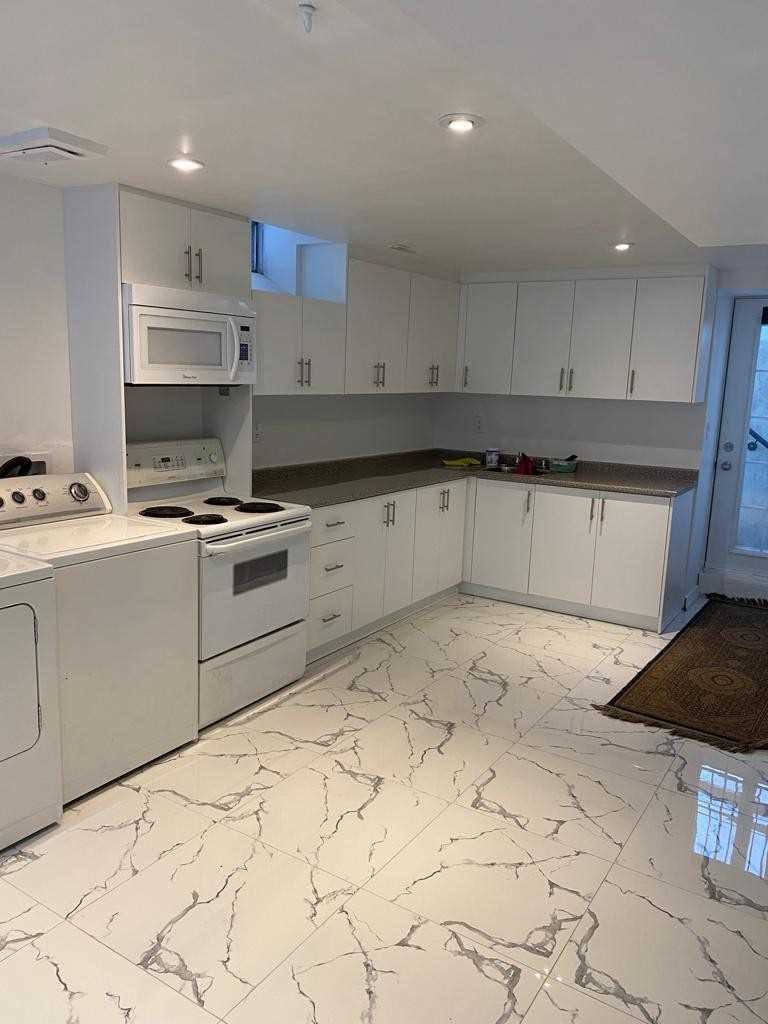 22 Mountainberry Rd E